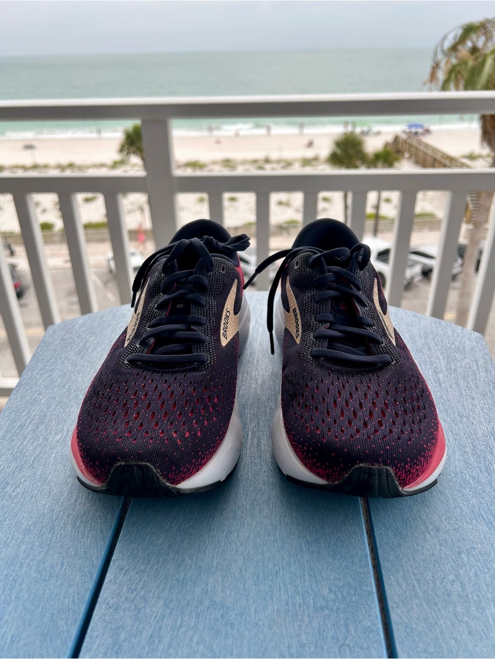 NEW w/ box: 8.5 wide
Brooks Women's Running Shoes - Dark Navy with Pink Accents